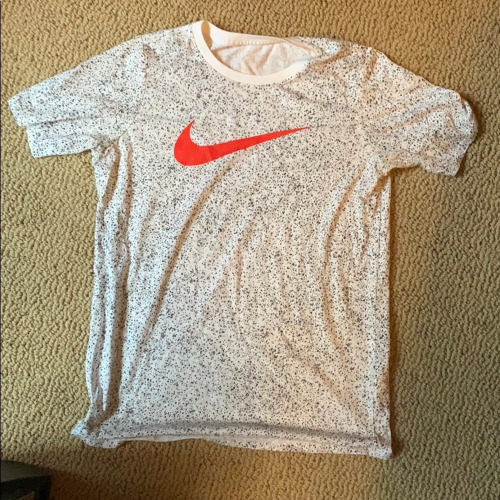 Nike logo dry-fit T-shirt size XL kids